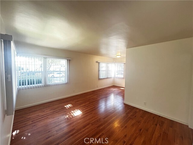 Foto del edificio - 1015 Thompson Ave