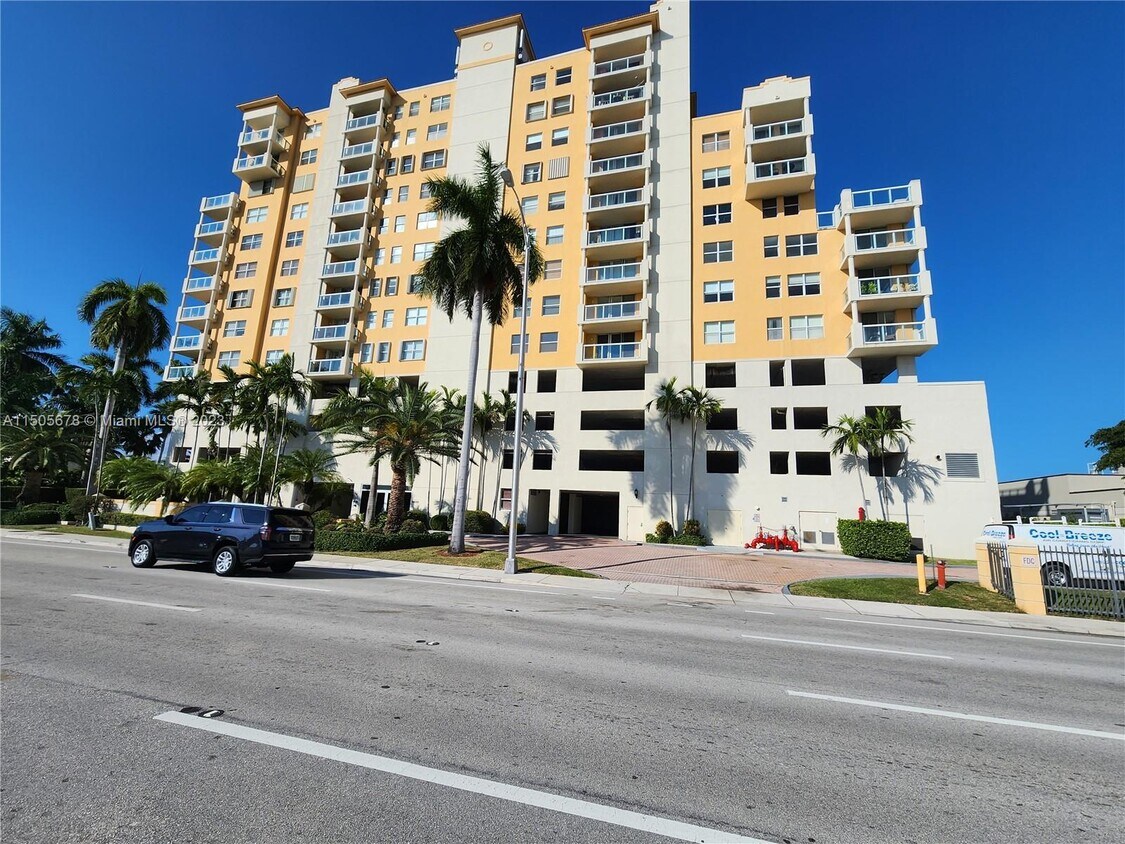 1625 Kennedy Cswy Unit 705B, North Bay Village, FL 33141 Condo for