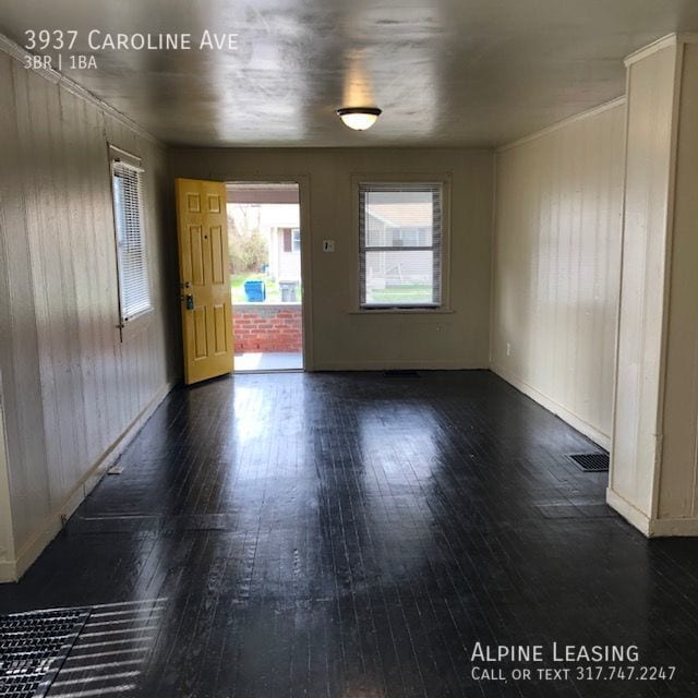 Building Photo - 3BR House w/Large 2-Car Garage!