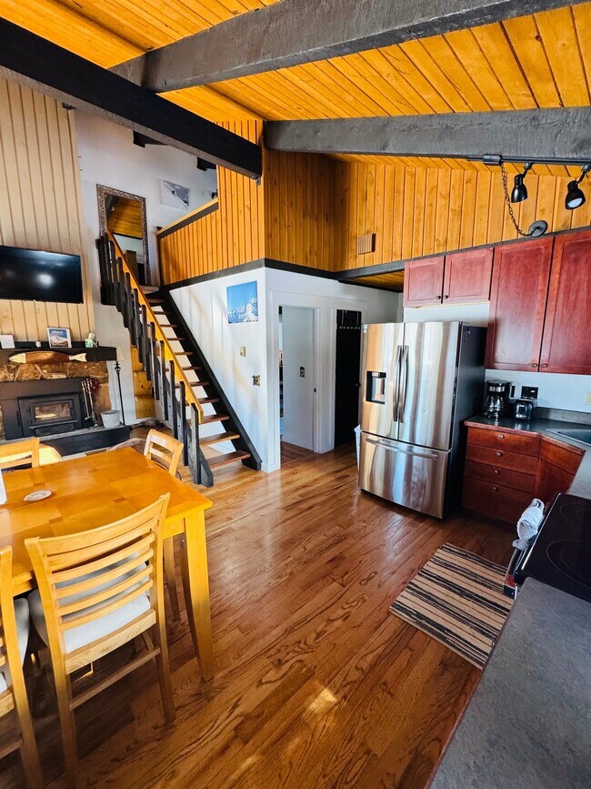 Building Photo - 2575 Curley Bear Rd