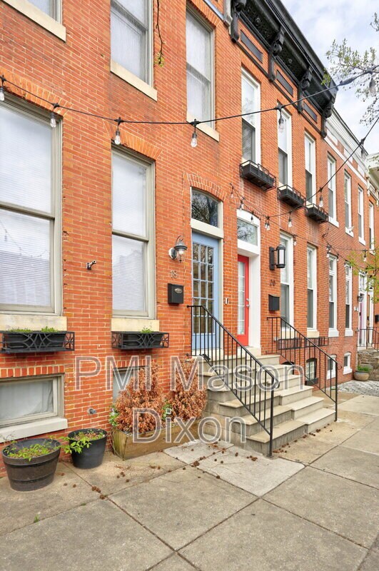 Foto del edificio - 18 N Patterson Park Ave