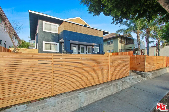 Building Photo - 911 Cypress Ave
