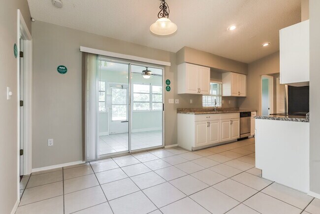 Foto del edificio - 6202 65th Ct E