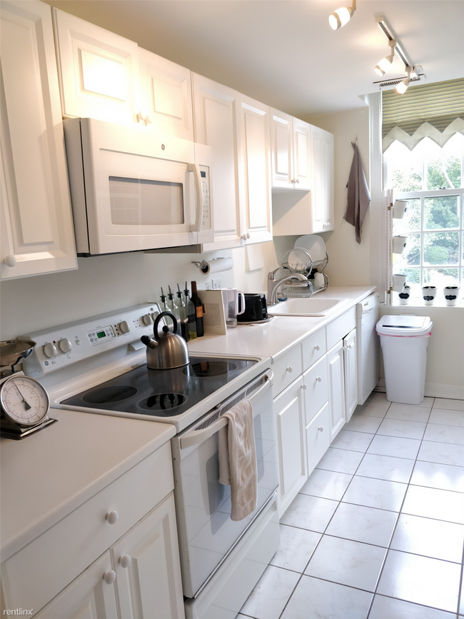 Foto del edificio - 1 br, 1 bath  - 65 Glen Rd # H8P