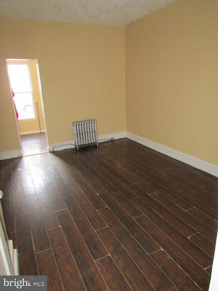 Building Photo - 412 Lindley Ave