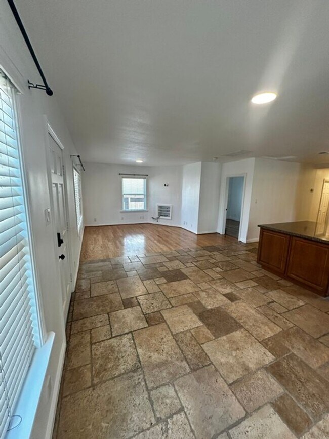 Foto del edificio - 436 S Seaward Ave