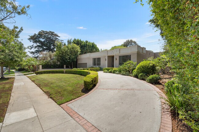 Foto del edificio - 519 N Rexford Dr
