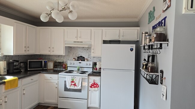 Building Photo - 326 Autumn Ridge Trl