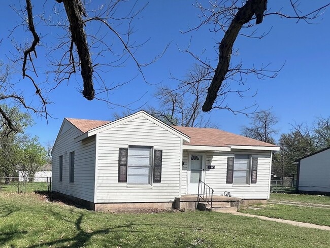Building Photo - 3625 Maple Ave