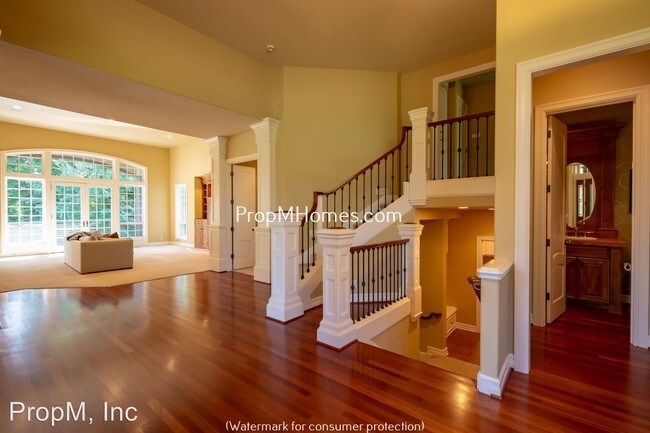 Building Photo - 4 br, 3.5 bath House - 14005 Goodall Road