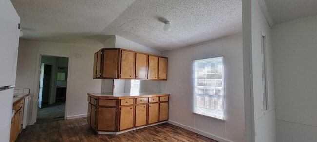 Building Photo - Ready to Move in