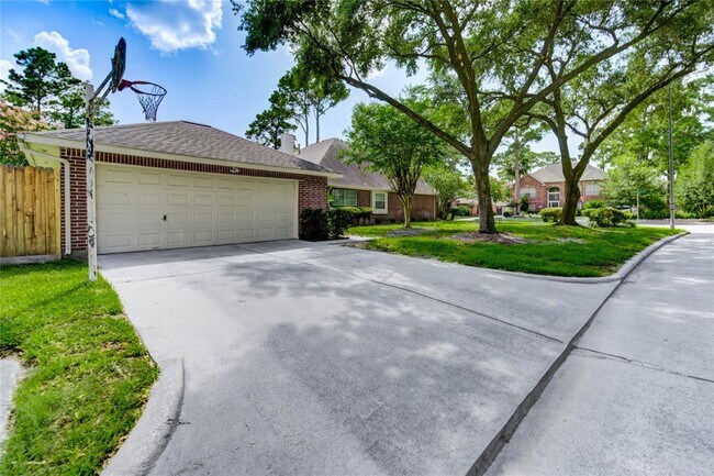 Building Photo - 8803 Memorial Creek Dr