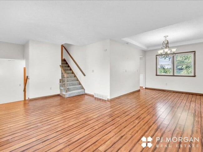 Building Photo - 3 bedroom 2 bath house in a great location!