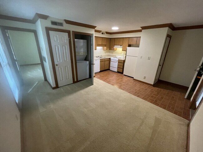 Building Photo - 1 Bedroom 1 Bathroom Condo!