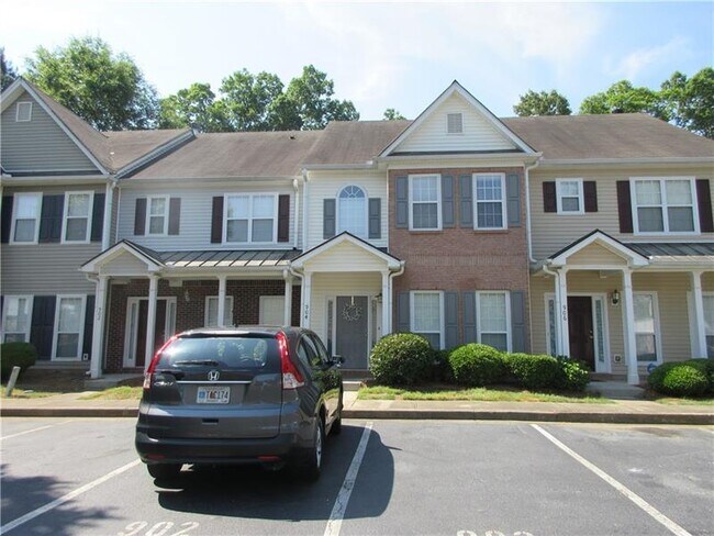 Building Photo - 904 Tree Creek Blvd