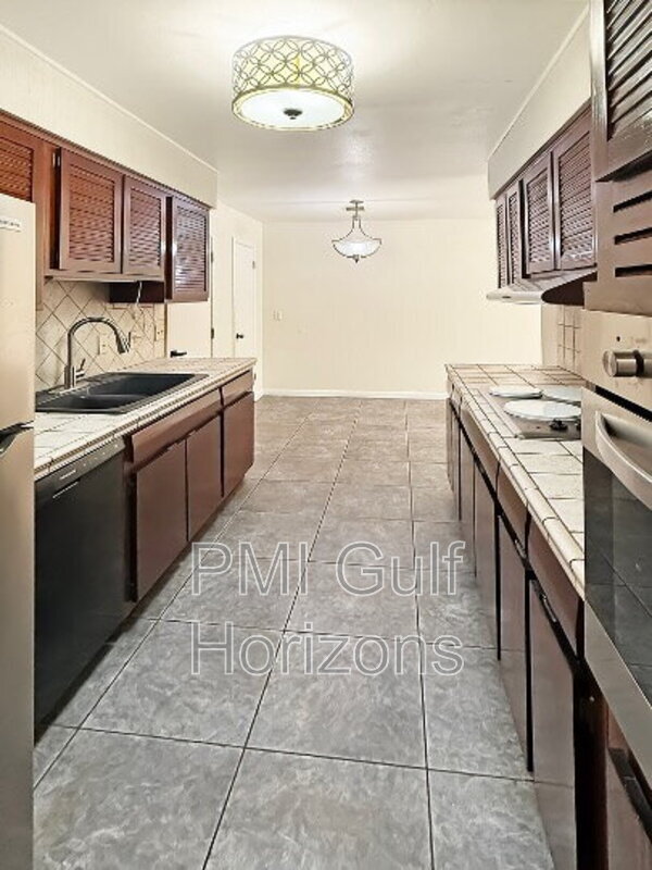 Foto del edificio - 3611 Swan Ln