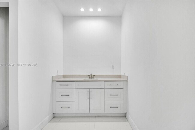 Foto del edificio - 425 SW 129th Ave