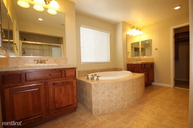 Building Photo - 4 br, 4 bath House - 969 Noah Valley Street