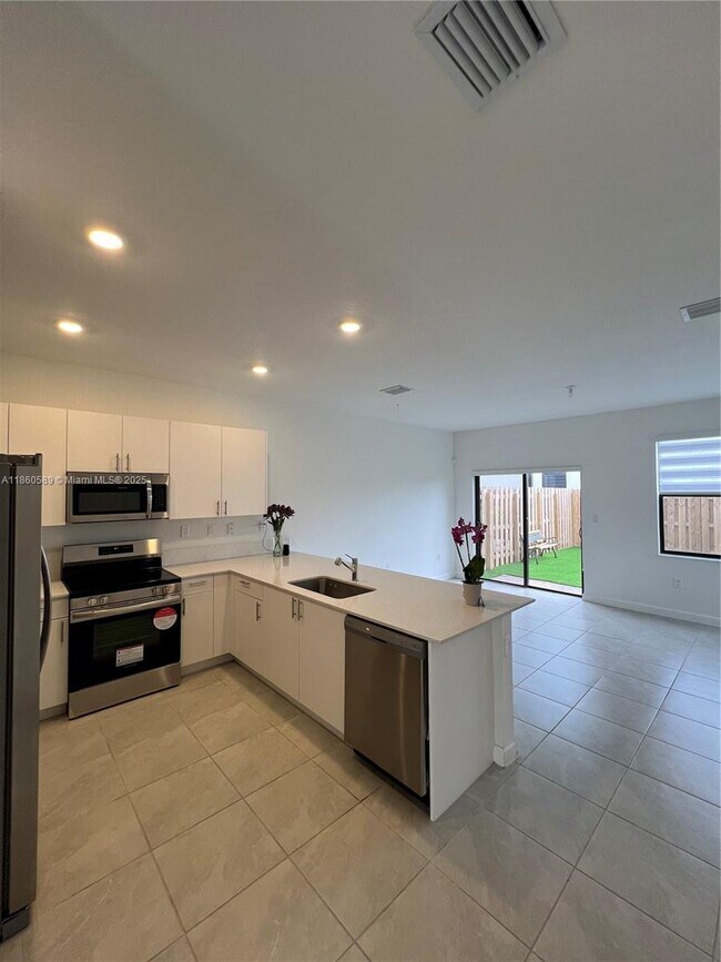 Building Photo - 12725 SW 234th Ter