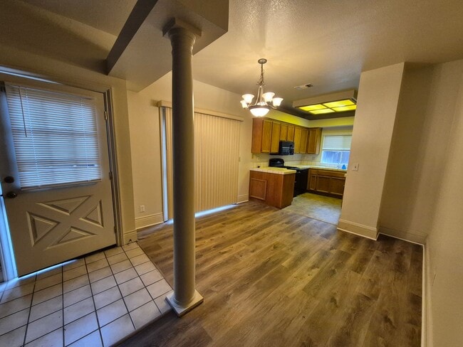 Foto del edificio - Adorable Spacious 3 Bdrm 3 Bath Home