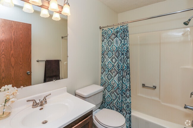 1BR, 1BA - 782SF - Shadow Green Apartments