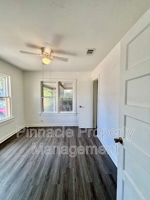 Building Photo - 1307 Bertha St