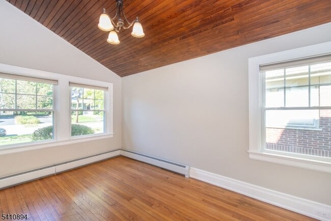 Building Photo - 267 Park St