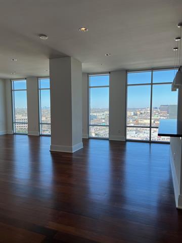 Foto del edificio - 8066 Park Ln