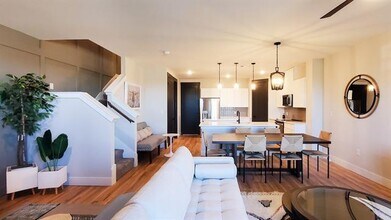 Building Photo - 109 Monticello Dr