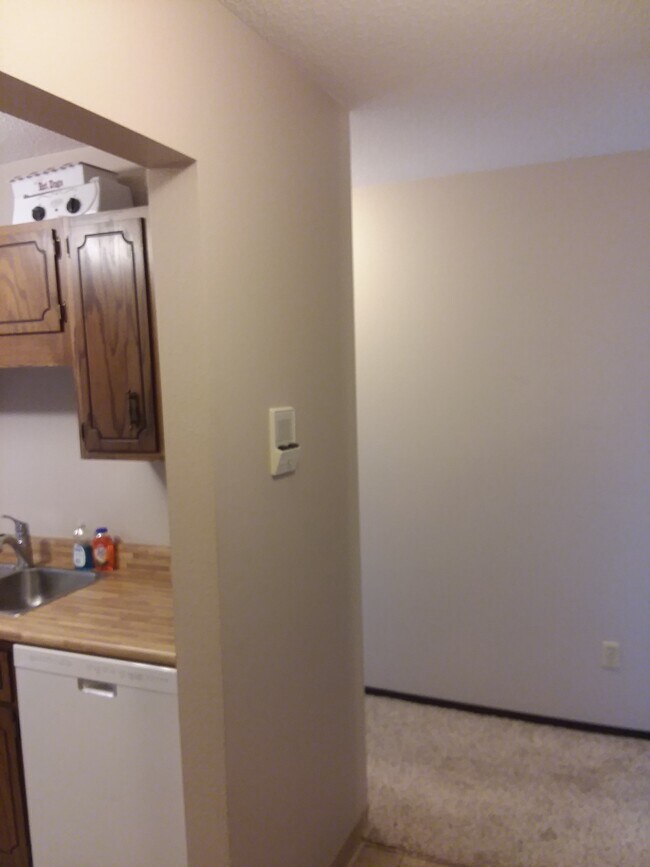 entryway - 341 Prairiewood Cir S