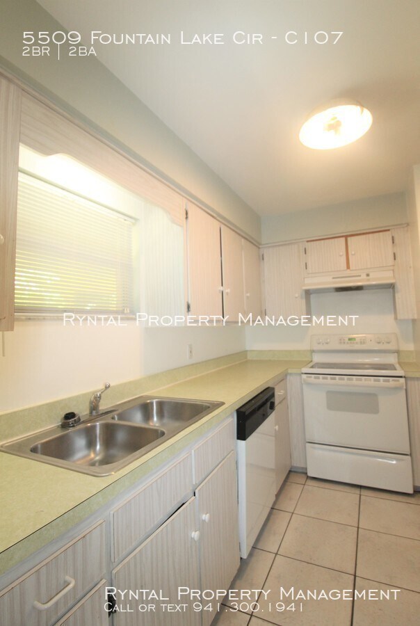 Foto del edificio - 5509 Fountain Lake Cir