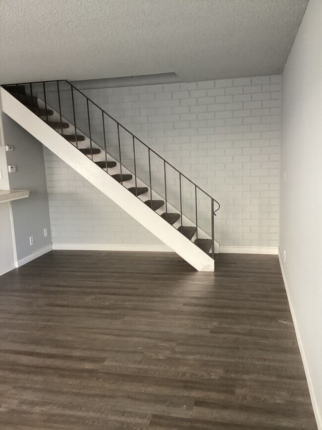 Foto del edificio - New Listing! Cute 2 Bedroom, 1 Bath, Avail...