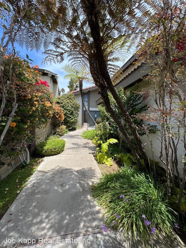Building Photo - 4 br, 3 bath House - 2706 Bayshore Avenue