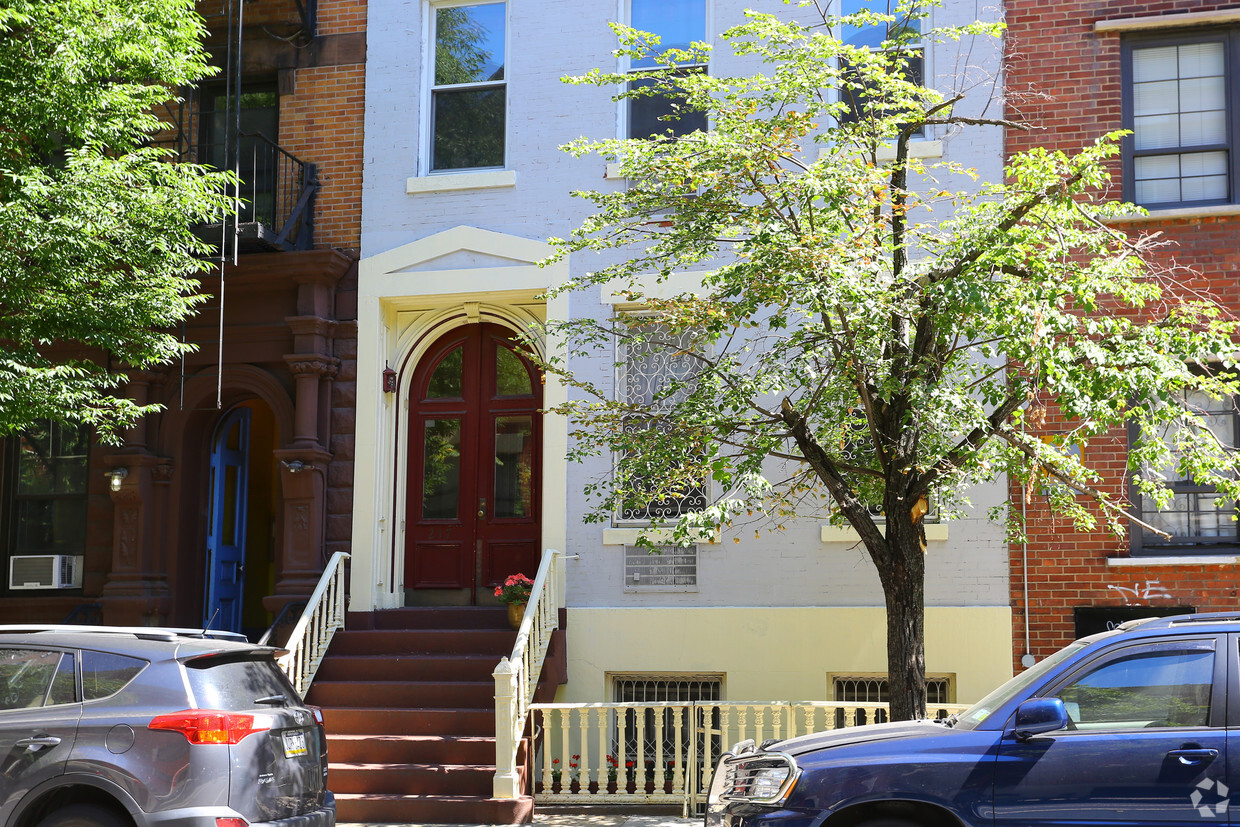 Building Photo - 217 W 15th St