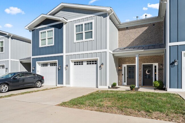 Foto del edificio - 2BR/2.5BA Townhouse For Rent in Houston Acres with first month 1/2 off!