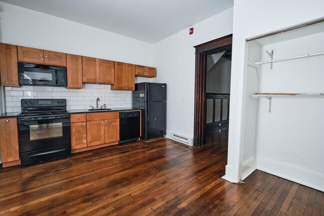 Building Photo - 5113 Springfield Ave