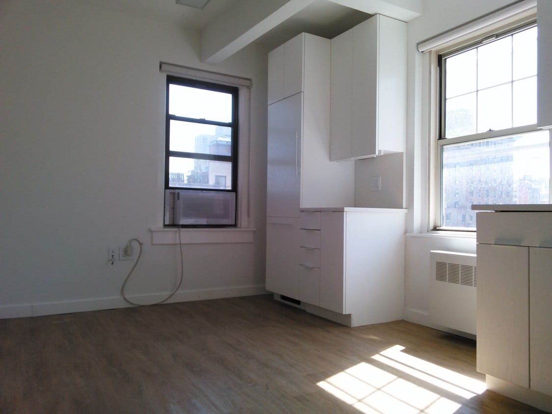 Primary Photo - 166 W 75th St