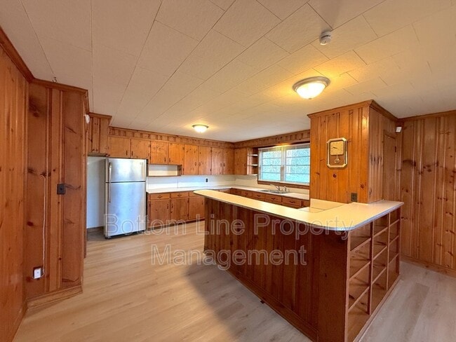 Building Photo - 2802 Filbert Hwy