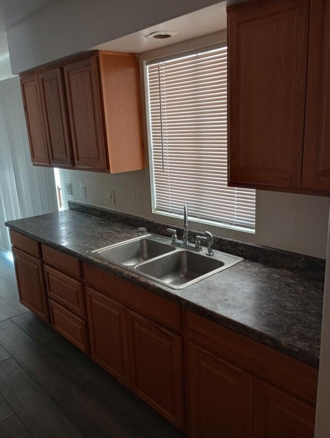 Foto del edificio - W Raven Dr