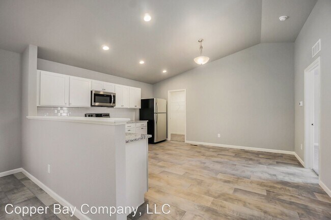 Building Photo - 4 br, 2 bath House - 3041 N. Sedge Wren Dr...