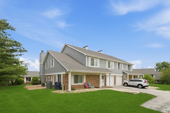 Building Photo - 15826 Farm Hill Dr
