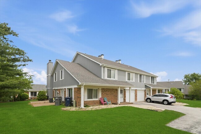 Foto del edificio - 15826 Farm Hill Dr