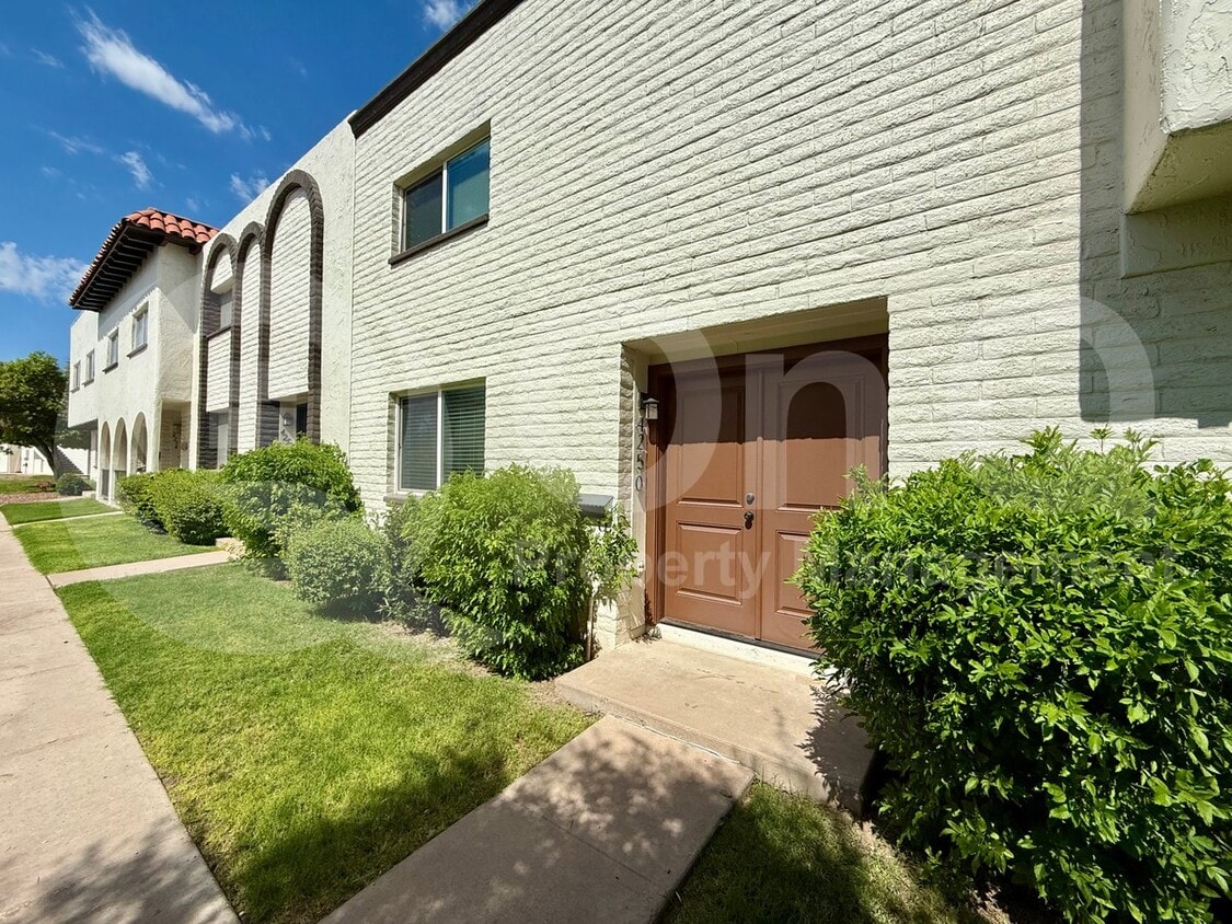 Primary Photo - 4250 N Parkway Ave