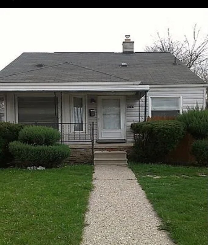 Primary Photo - 5737 Greenview Ave