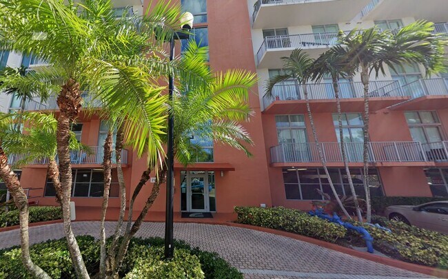 Foto del edificio - 2100 Van Buren St