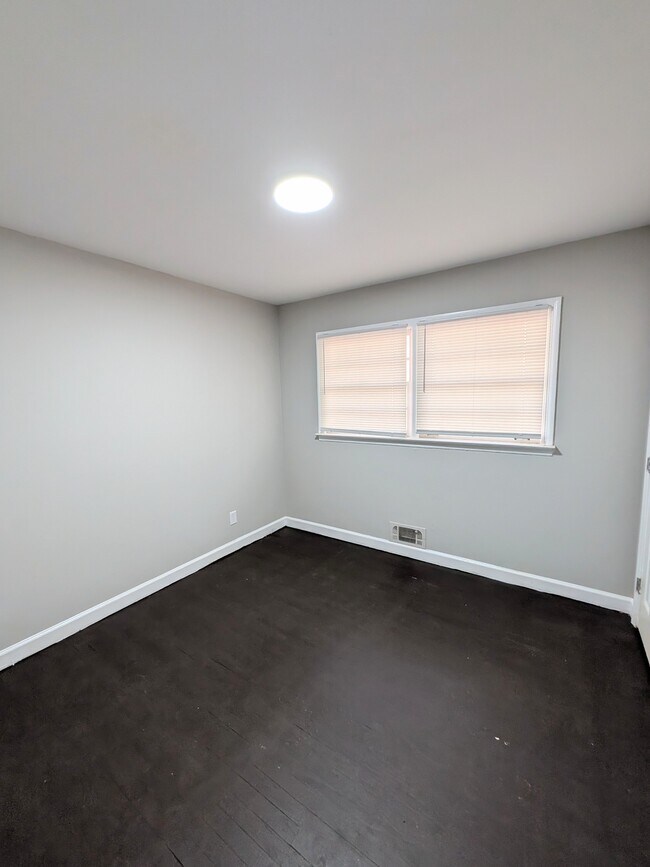 Foto del edificio - 905 Cone Rd