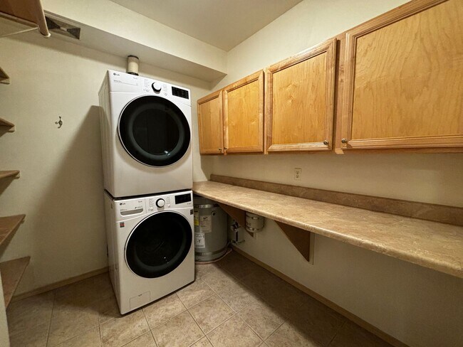 Foto del edificio - Large 1 Bed 1 Bath in Darby Estates!