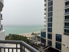 Building Photo - 17375 Collins Ave