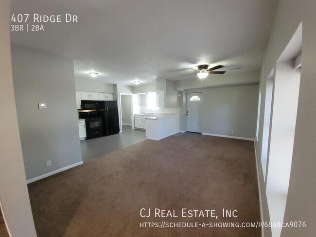 Building Photo - 407 S Ridge Dr