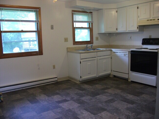 Building Photo - 636 Sunflower Dr